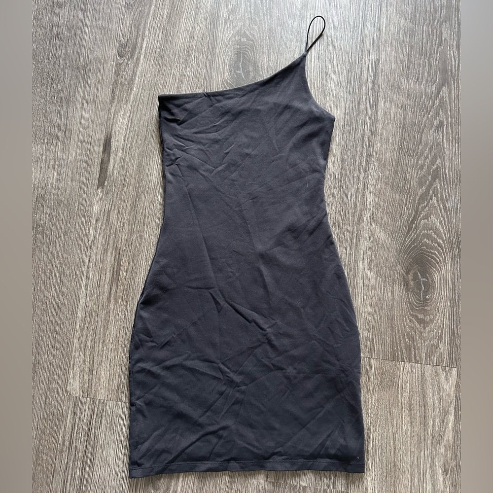 Babaton Chic Black One-Shoulder Dress